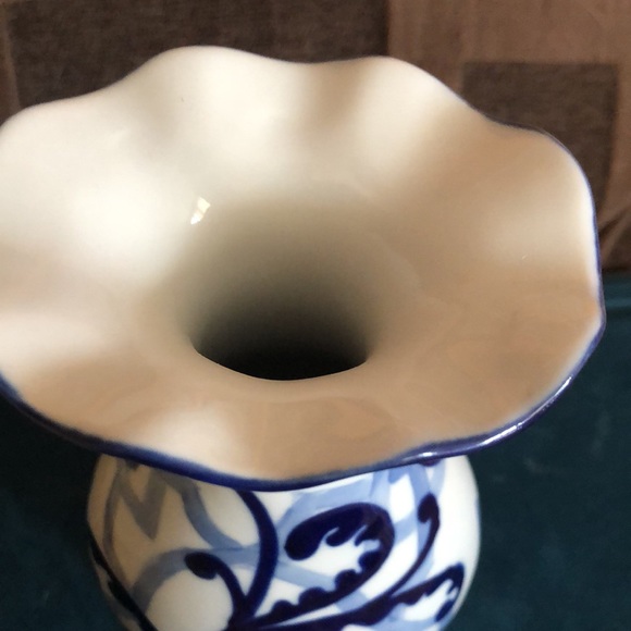 Blue and white vase - Picture 2 of 3